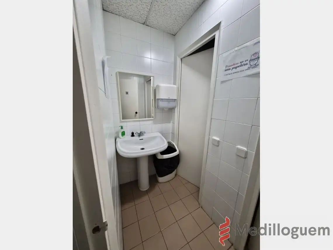 Baño de Oficina de alquiler en Les Corts