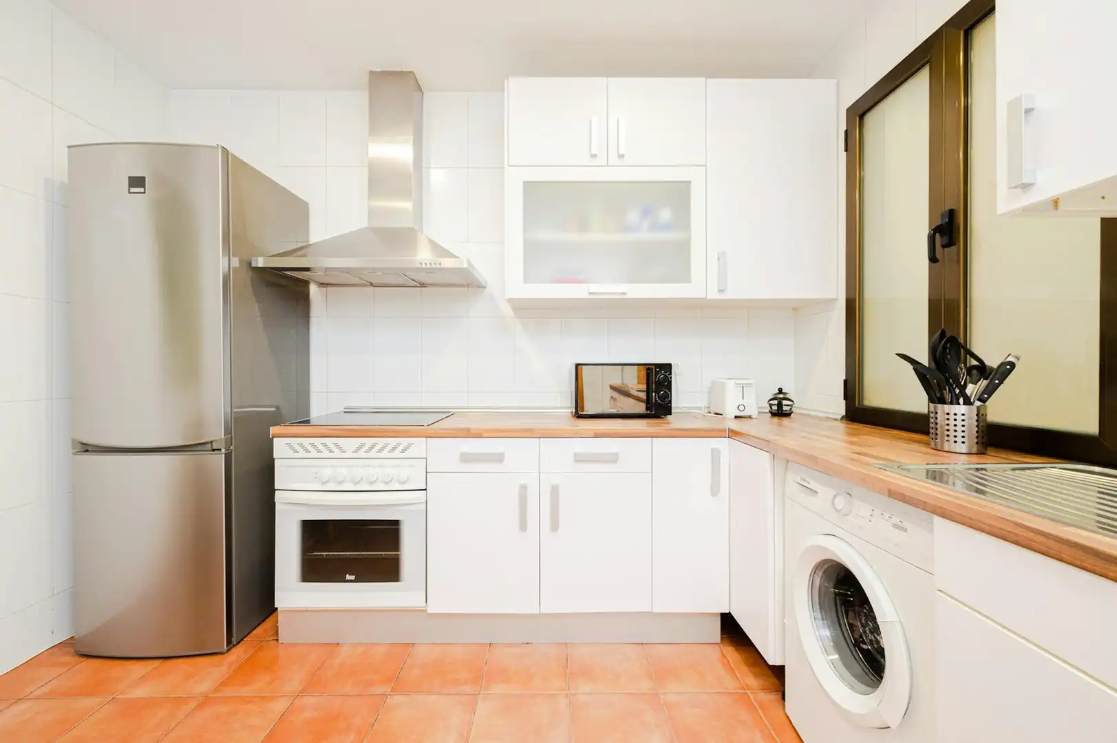 Cocina de Piso para compartir en Madrid con Calefacción, Lavadora y TV