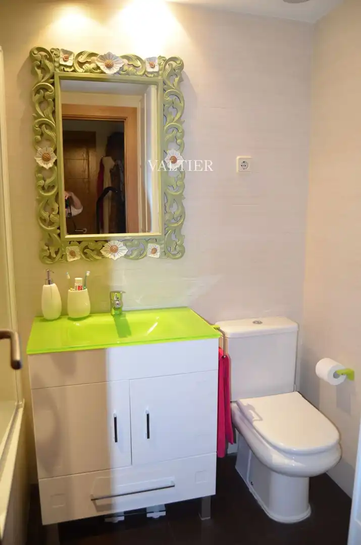 Baño de Piso de alquiler en Madrid con Aire acondicionado