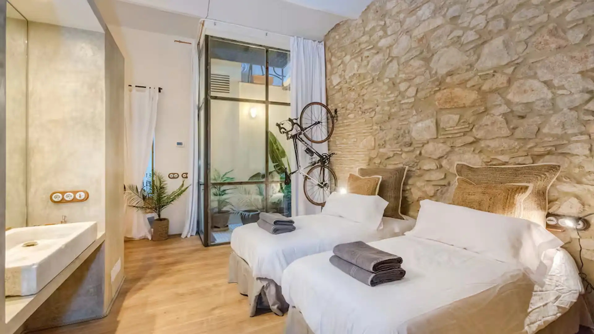 Bedroom of Flat for rent in Gijón   with Furnished, TV and Pets allowed