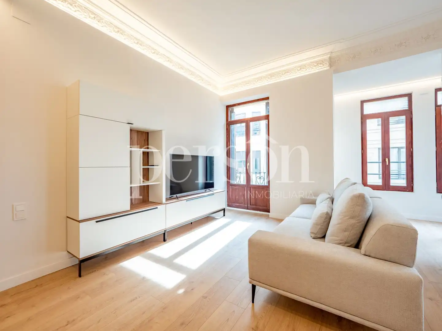 Living room of Flat for rent in Valencia  with Air Conditioner, Furnished and Balcony
