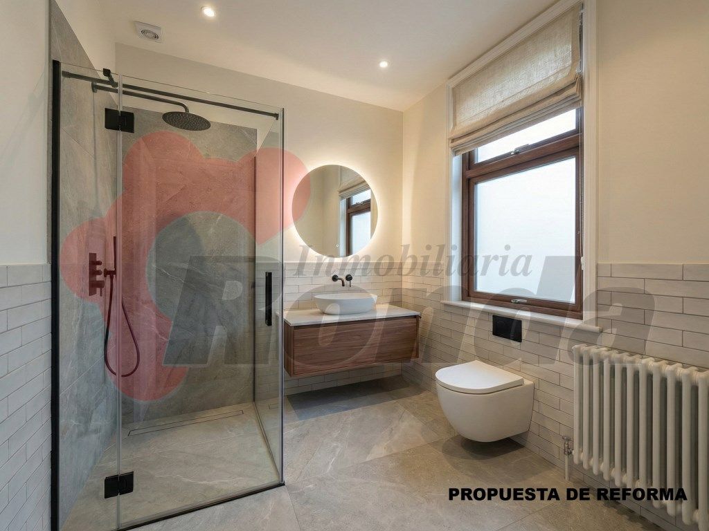 Bathroom of Flat for sale in Lugo Capital