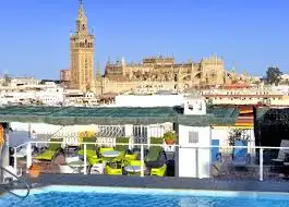 Immobles singulars amb piscina en venda a Casco Antiguo, imagen 4