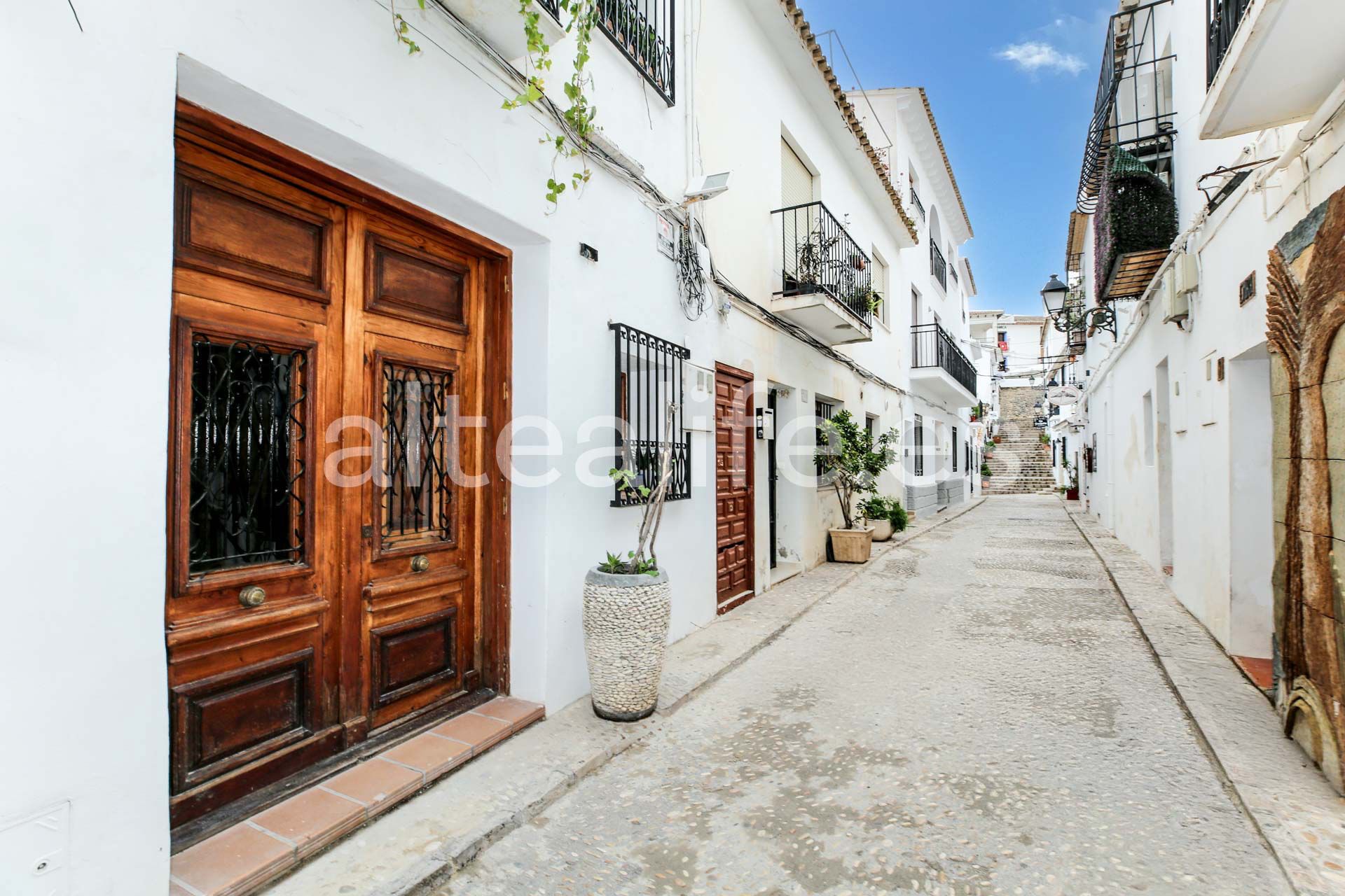 Vista exterior de Casa adosada en venda en Altea amb Aire condicionat, Terrassa i Balcó
