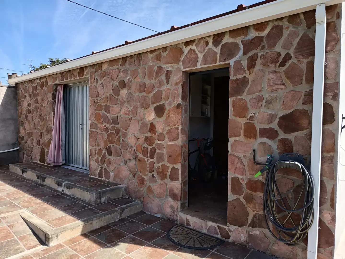 Vista exterior de Casa o xalet en venda en Espinosa de Henares