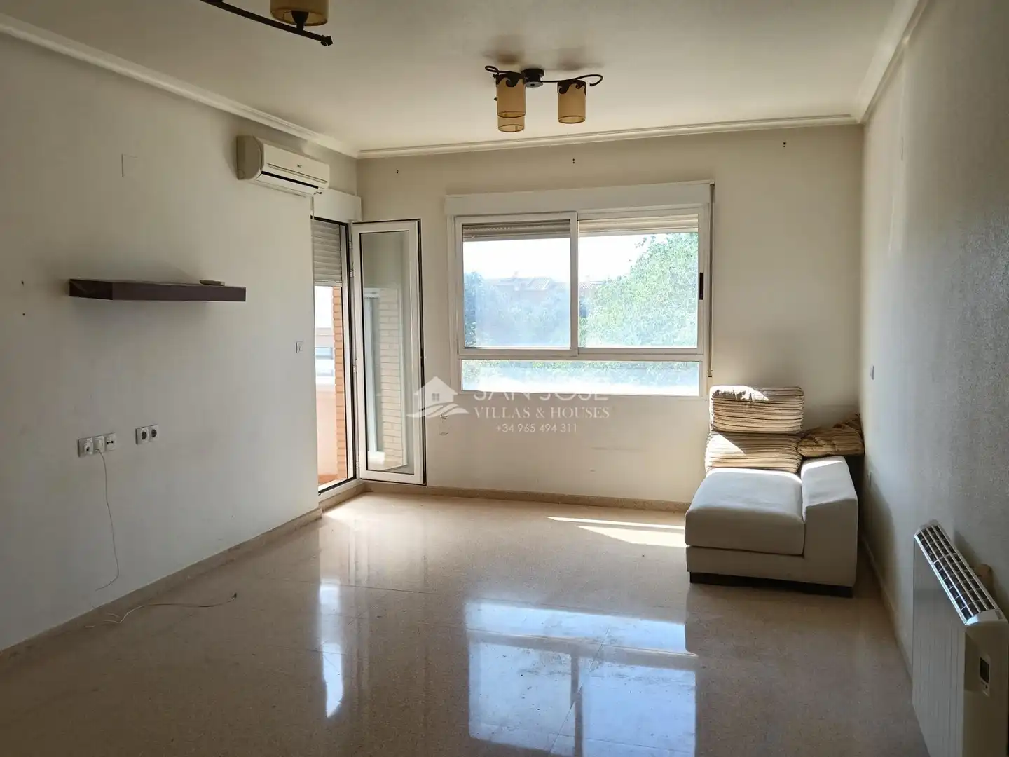 Sala de estar de Piso en venta en Aspe con Terraza, Trastero y Balcón