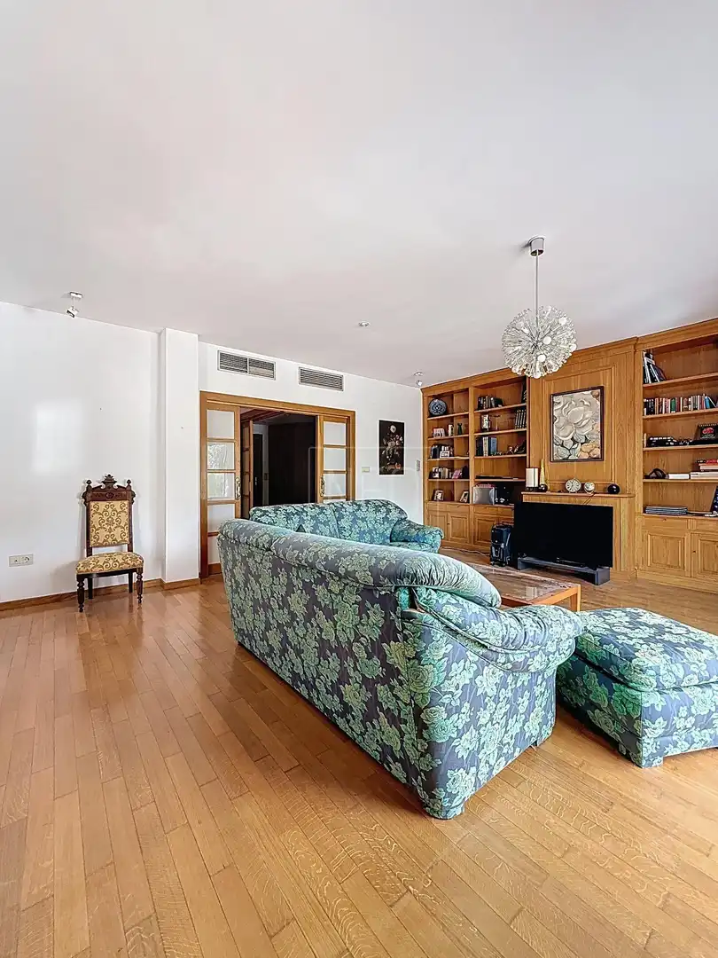 Wohnzimmer von Einfamilien-Reihenhaus zum Verkauf in Granada mit Klimaanlage, Privatgarten und Terrasse