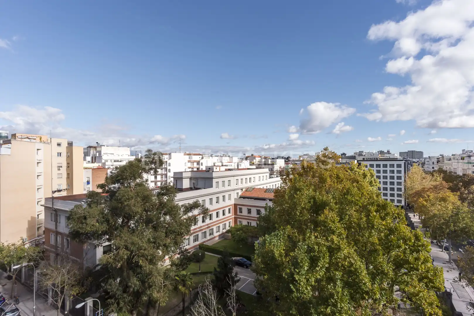 Außenansicht von Dachboden zum Verkauf in Madrid mit Klimaanlage, Heizung und Terrasse