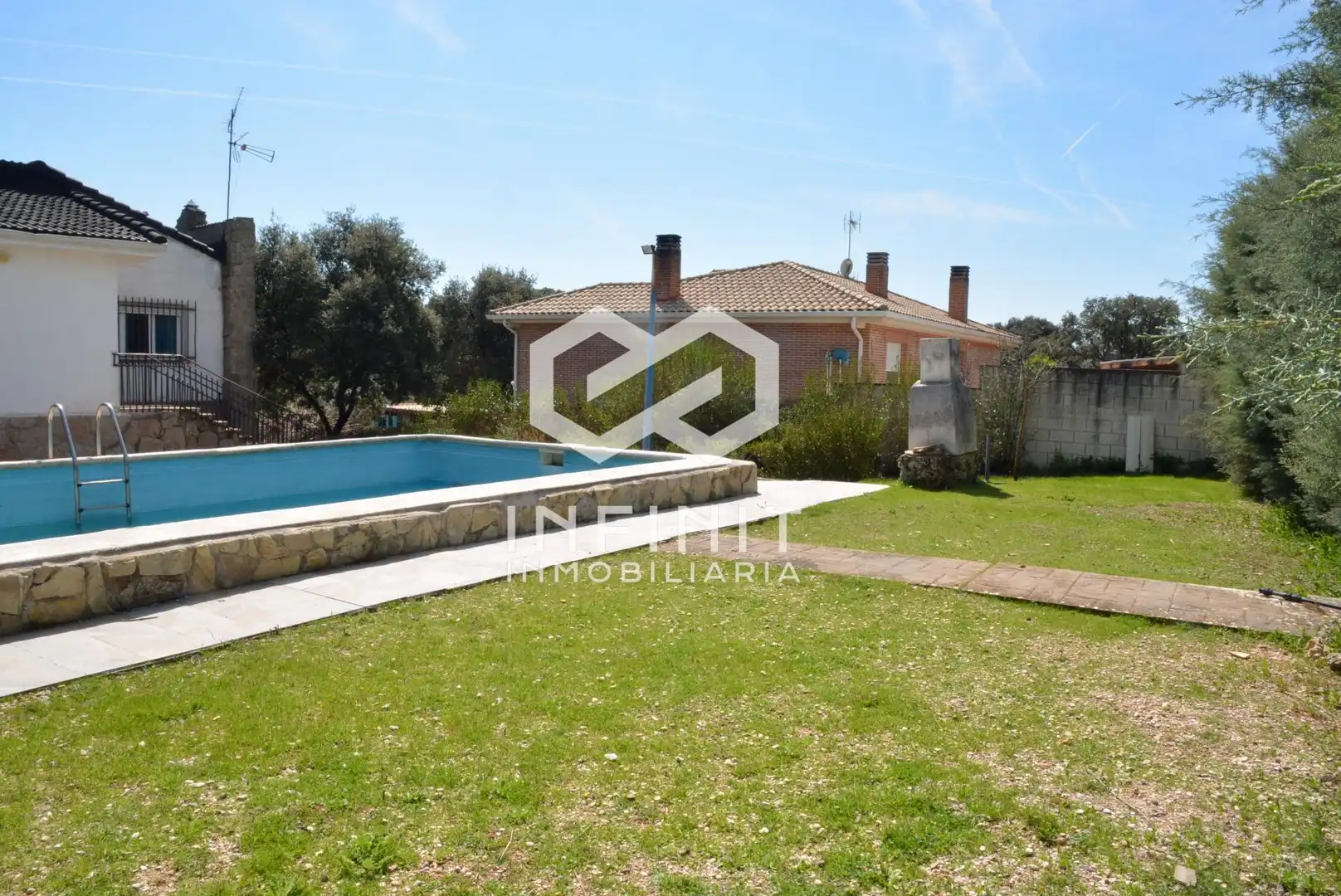 Piscina de Casa o chalet en venta en Valdeaveruelo con Calefacción, Jardín privado y Terraza