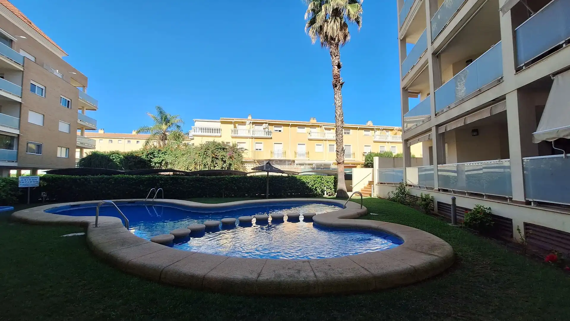 Piscina de Piso en venta en Dénia con Aire acondicionado, Calefacción y Trastero
