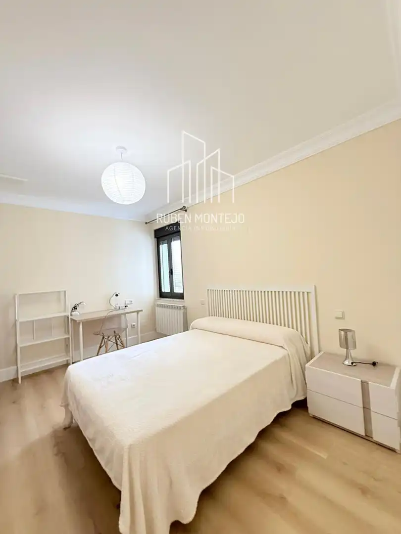 Schlafzimmer von Wohnung zur Miete in Salamanca mit Heizung, Parkett und Terrasse