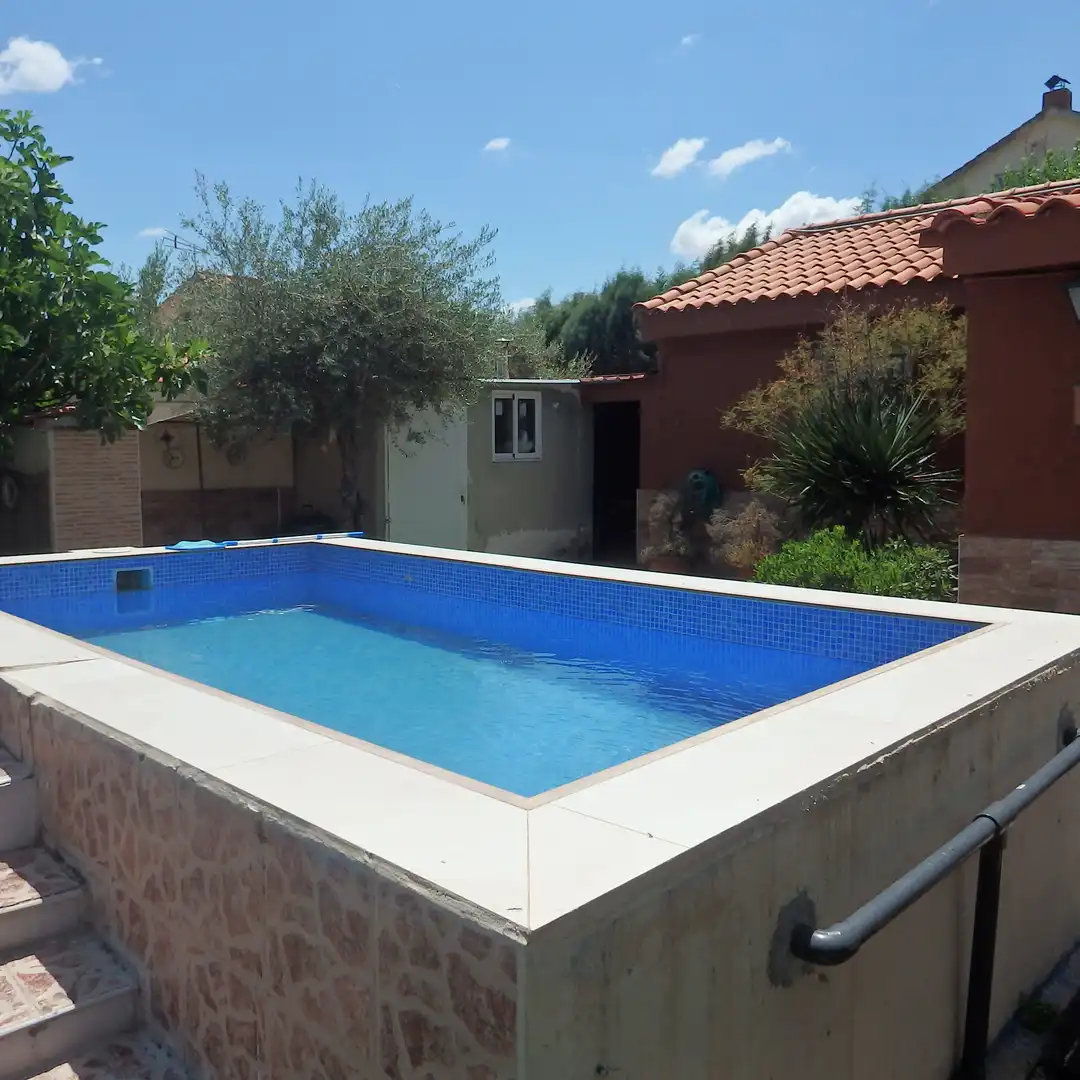 Piscina de Casa o xalet en venda en Cedillo del Condado amb Aire condicionat, Calefacció i Jardí privat