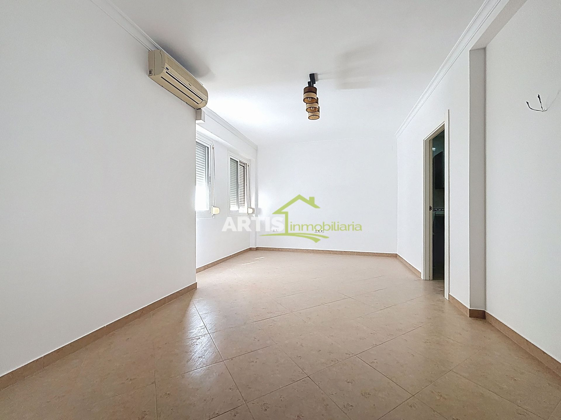 Sala d'estar de Pis en venda en Puente Genil amb Aire condicionat