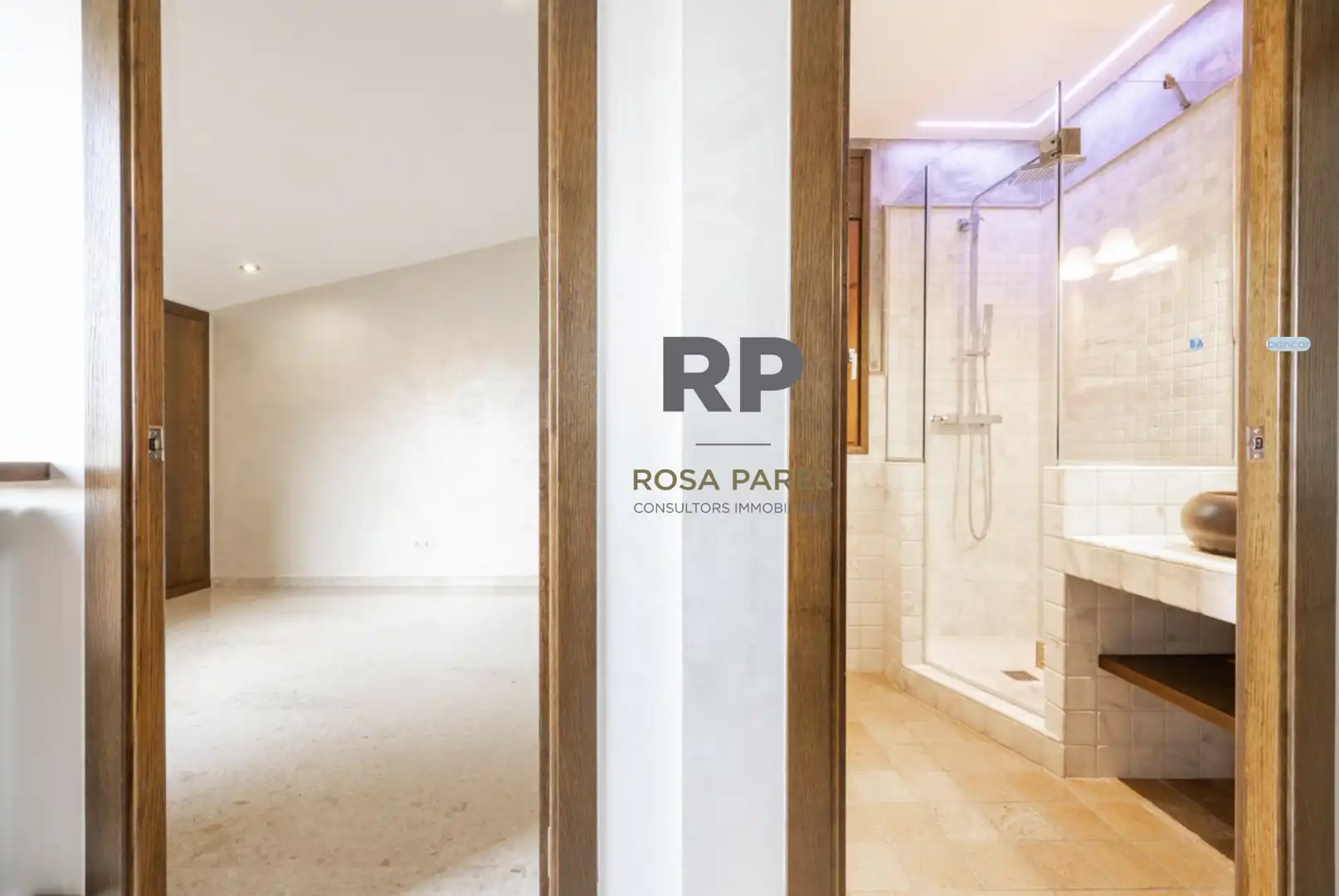 Bathroom of Duplexes for sale in Vic  with Air Conditioner, Heating and Terrace