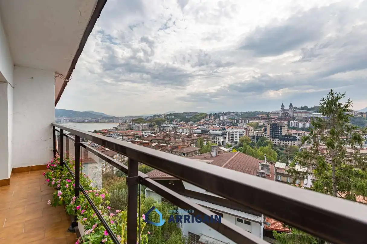 Terraza de Dúplex en venta en Donostia - San Sebastián  con Calefacción, Jardín privado y Terraza