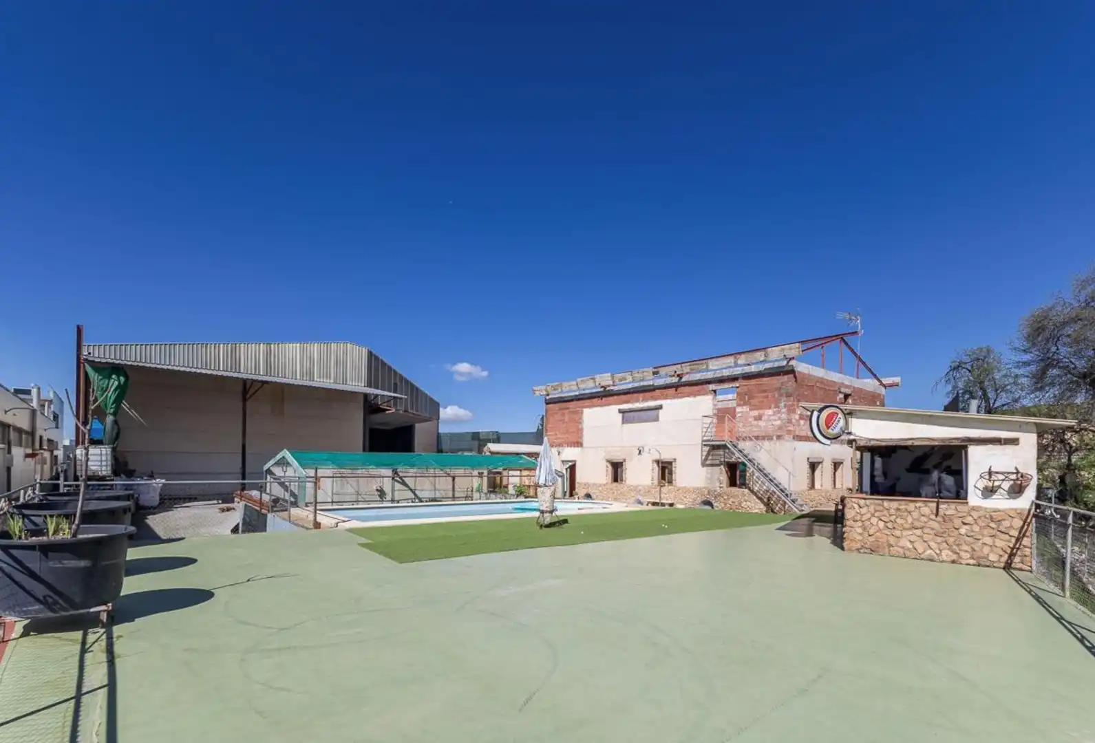 Vista exterior de Nau industrial en venda en Alcalá la Real amb Alarma