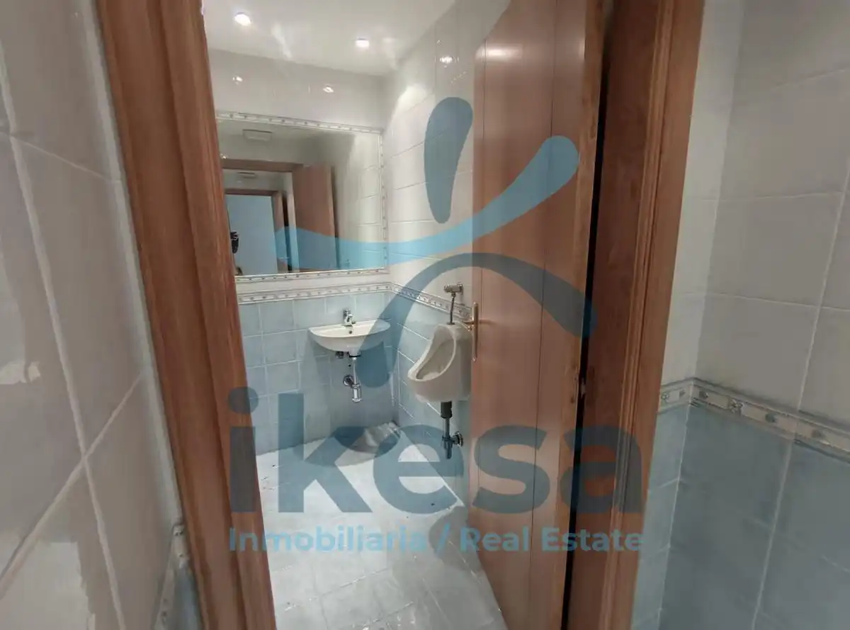 Baño de Oficina de alquiler en Vigo 