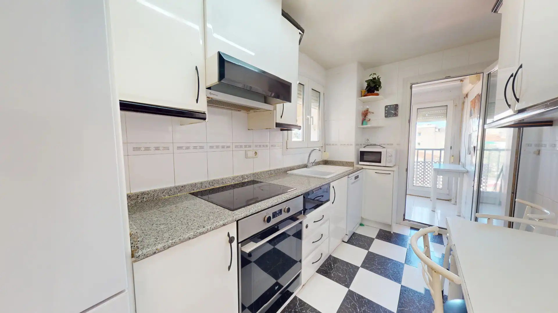 Flat with terrace for sale in Calle Jardines, imagen 9