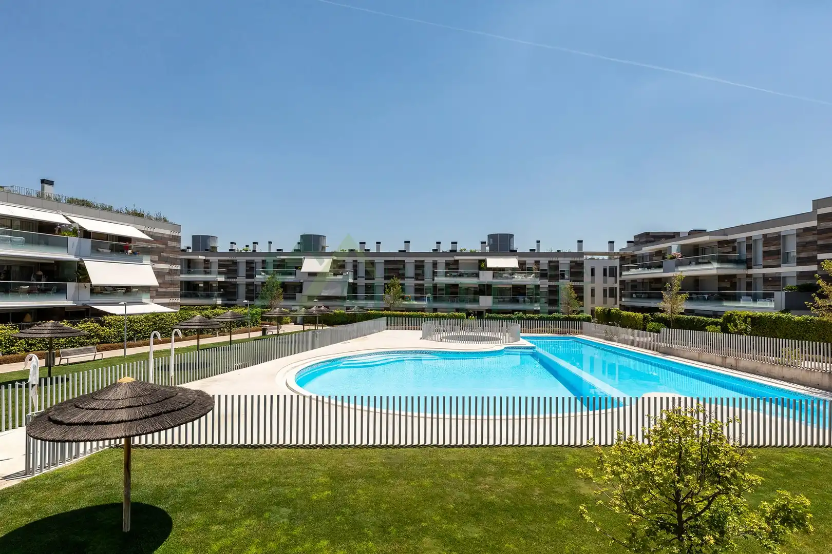 Swimming pool of Flat for rent in Las Rozas de Madrid  with Air Conditioner, Heating and Private garden