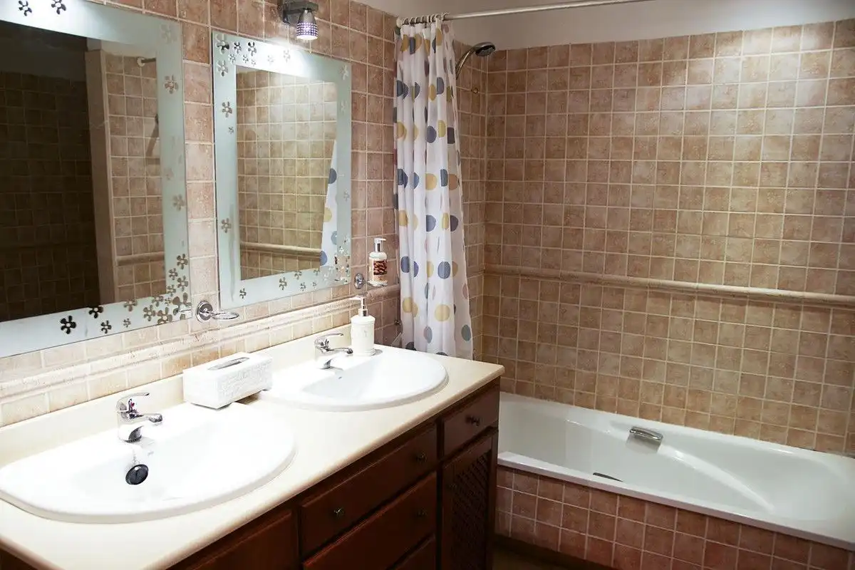 Detached homes for rent in Guadalmina Alta