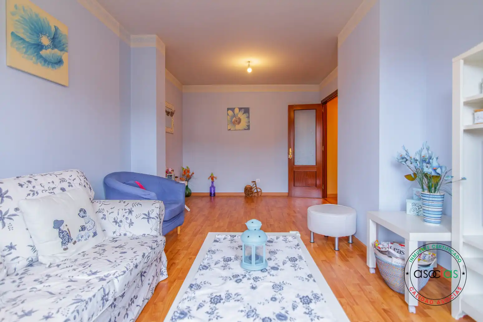 Sala d'estar de Pis en venda en Oviedo  amb Calefacció i Traster