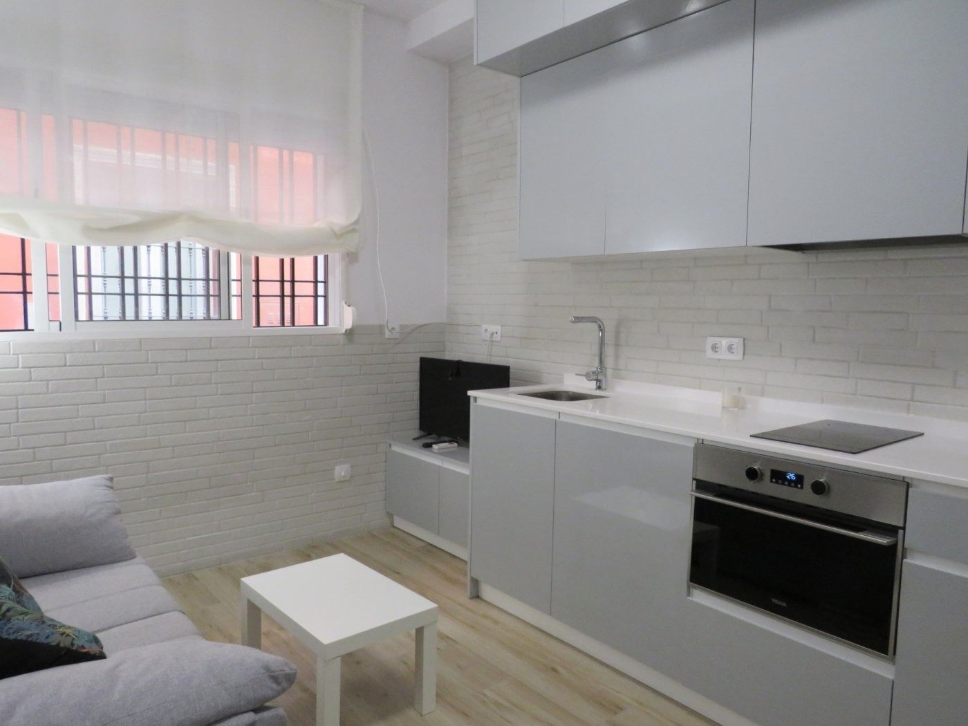 Kitchen of Flat for sale in  Sevilla Capital  with Air Conditioner and Heating