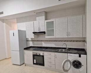 Cuina de Apartament de lloguer en Villanueva del Río Segura amb Aire condicionat, Terrassa i Balcó
