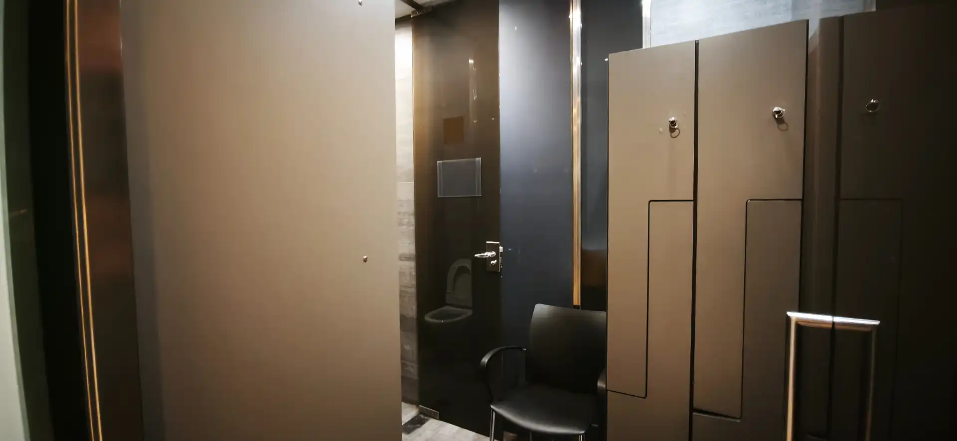Badezimmer von Geschaftsraum zur Miete in Barcelona mit Klimaanlage, Heizung und Alarm