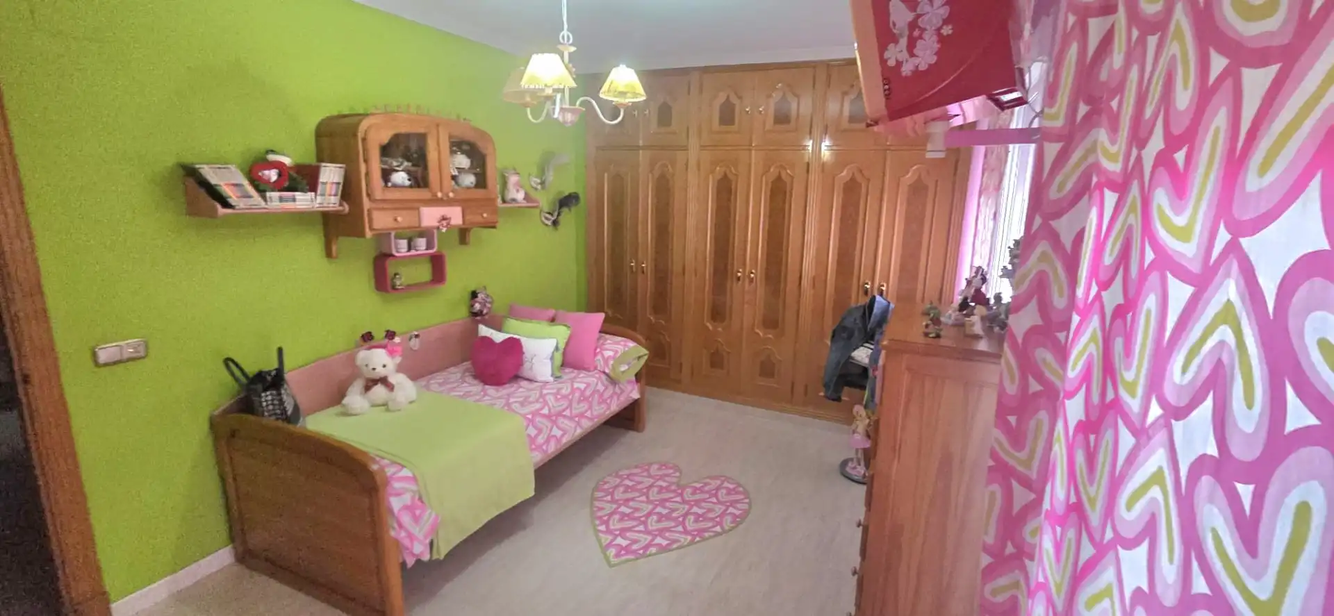 Habitación de Casa adosada en venta en Torrejón de la Calzada con Aire acondicionado, Calefacción y Jardín privado