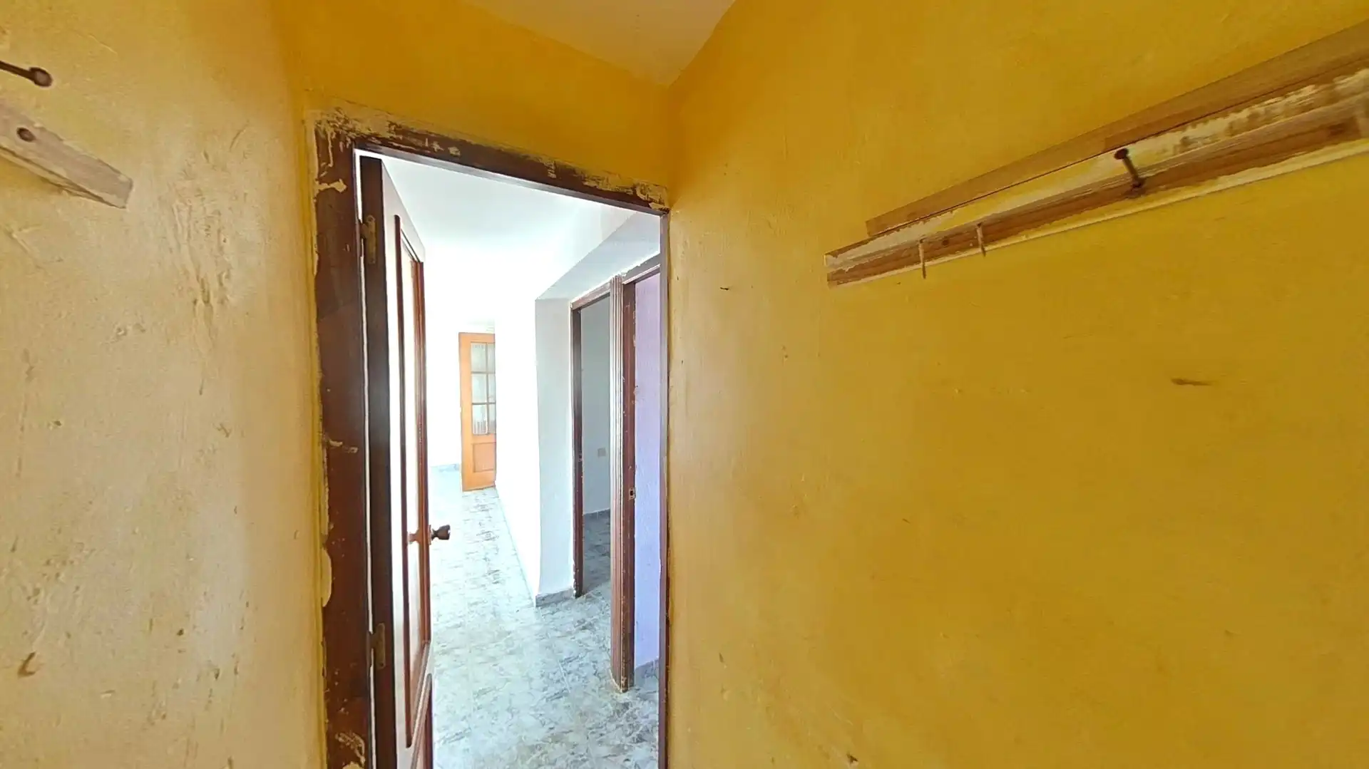 Wohnung zum Verkauf in Almería mit Klimaanlage und Ofen