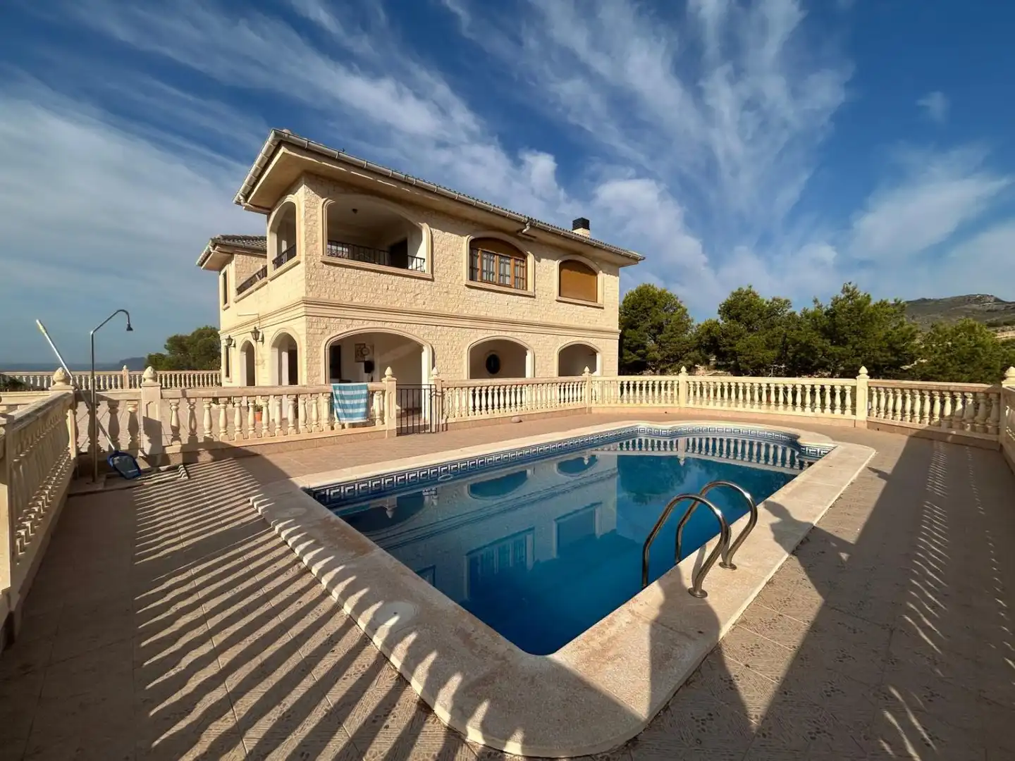 Schwimmbecken von Country house zum Verkauf in Crevillent mit Heizung, Privatgarten und Schwimmbad