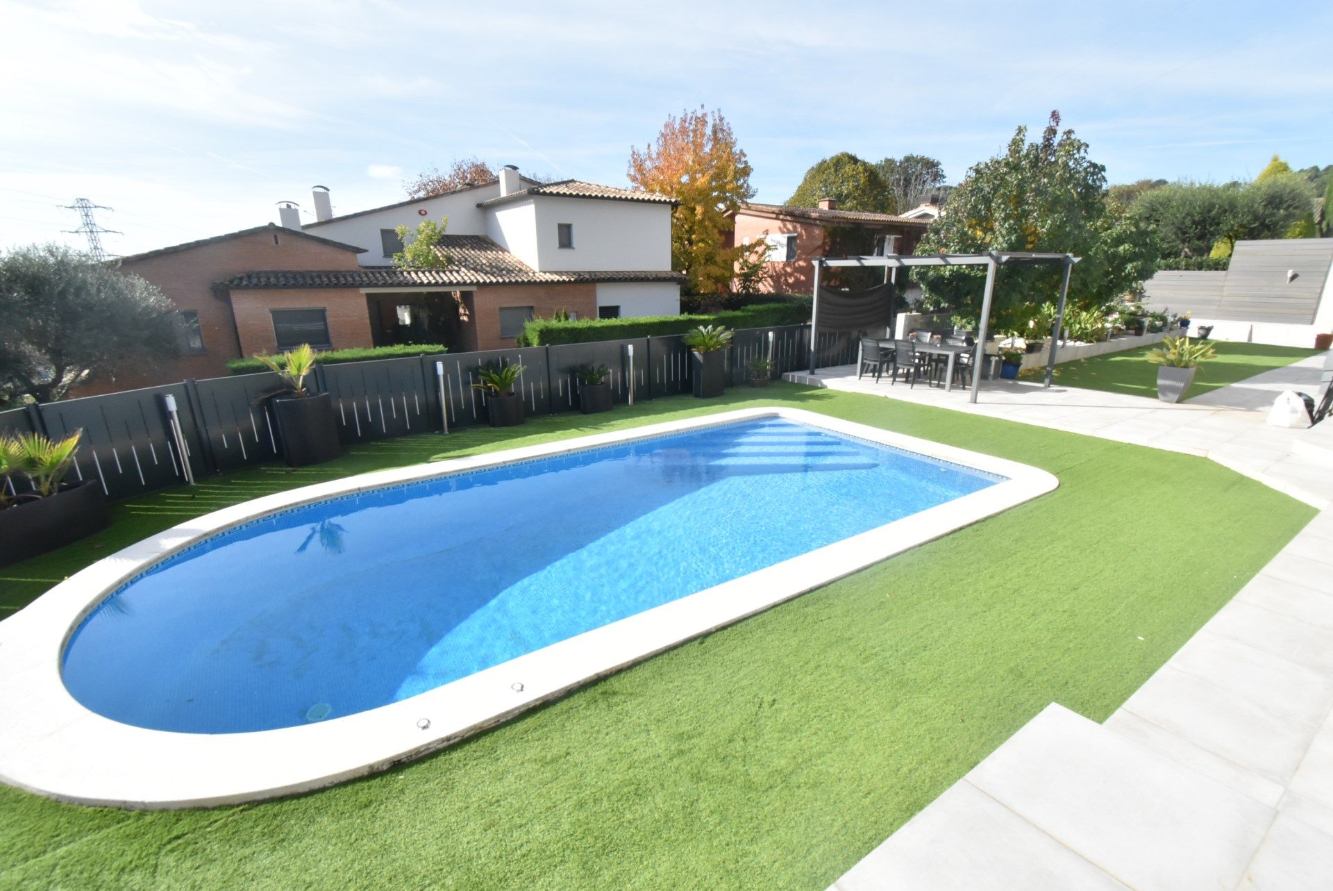 Swimming pool of House or chalet for sale in Girona Capital  with Air Conditioner, Heating and Storage room