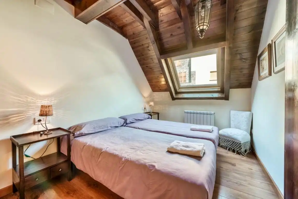 Bedroom of Flat for rent in Vielha e Mijaran  with Heating, Parquet flooring and Furnished