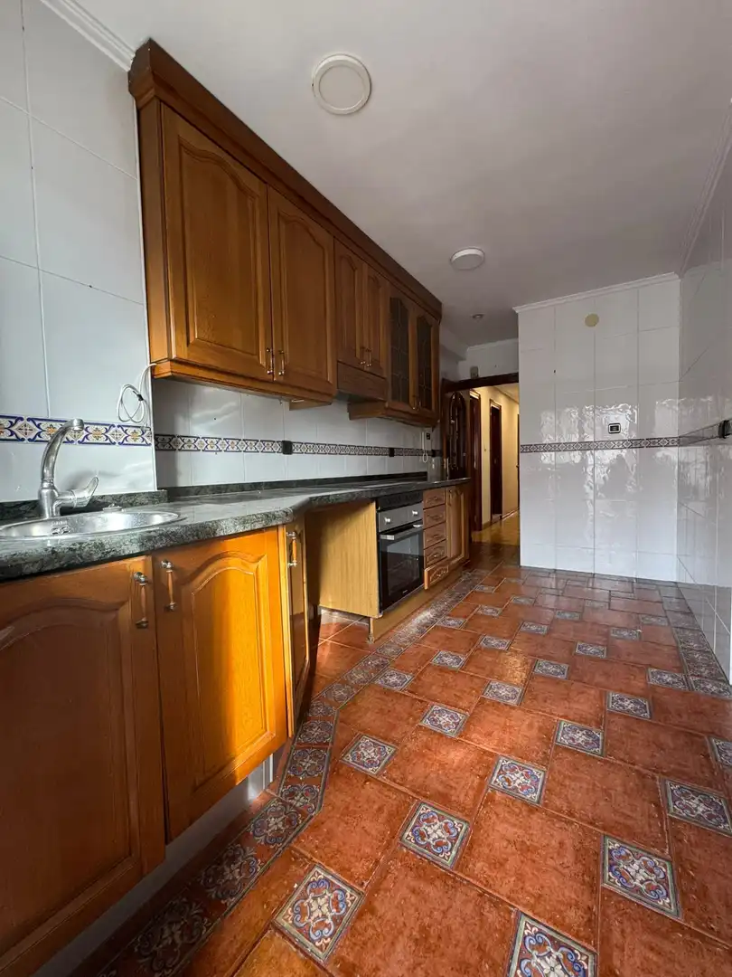 Kitchen of Flat for rent in Gijón   with Heating and Parquet flooring