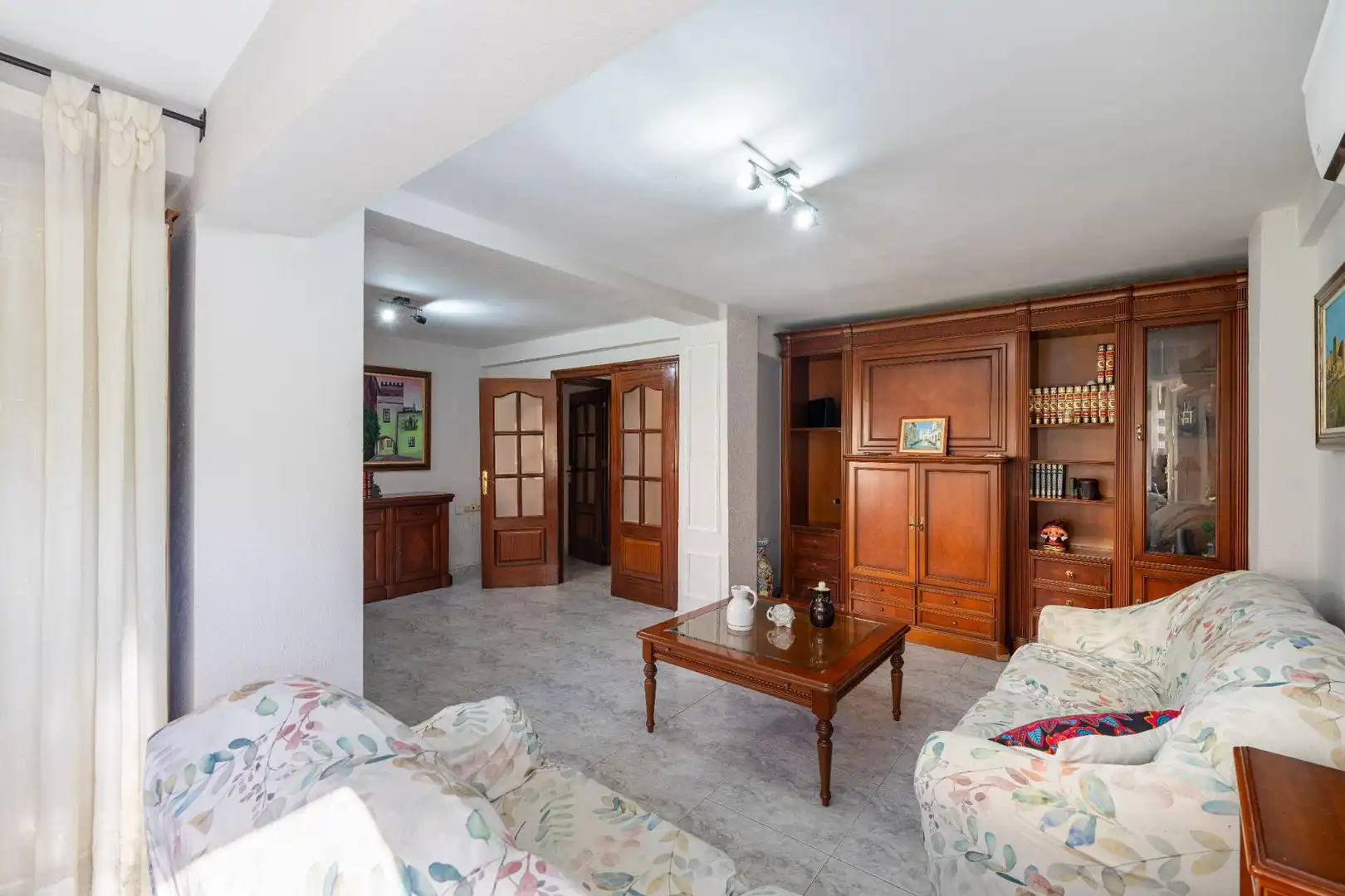 Sala d'estar de Pis en venda en Almería amb Aire condicionat