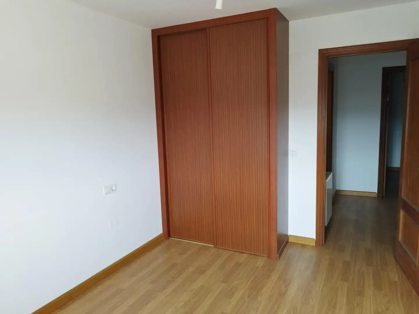Dormitori de Casa adosada en venda en Congosto amb Jardí privat