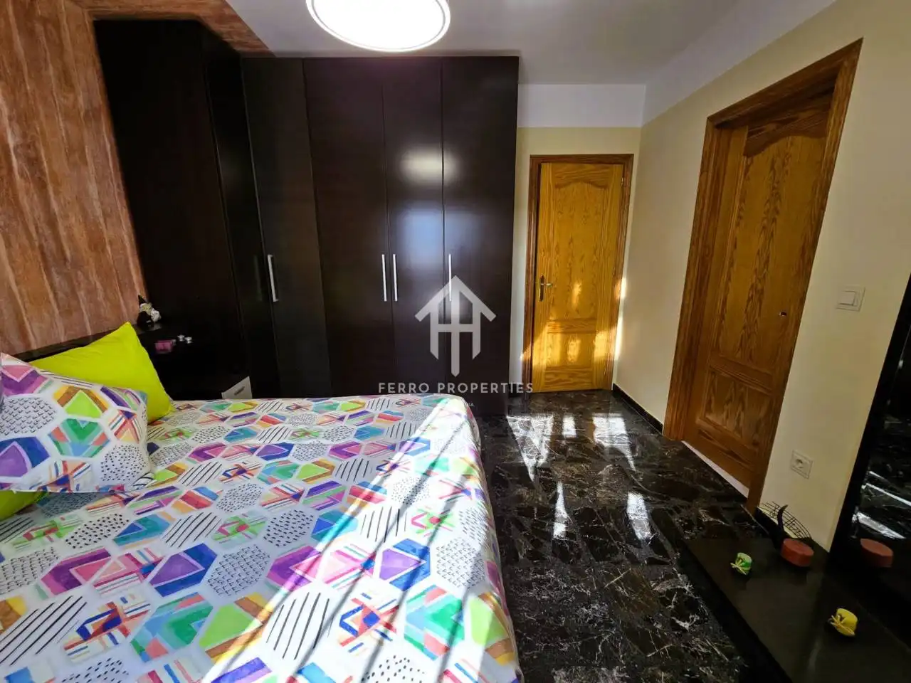 Dormitori de Casa o xalet en venda en Loja amb Jardí privat, Terrassa i Piscina