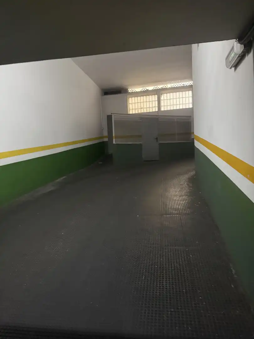 Garage for rent in Ourense Capital 