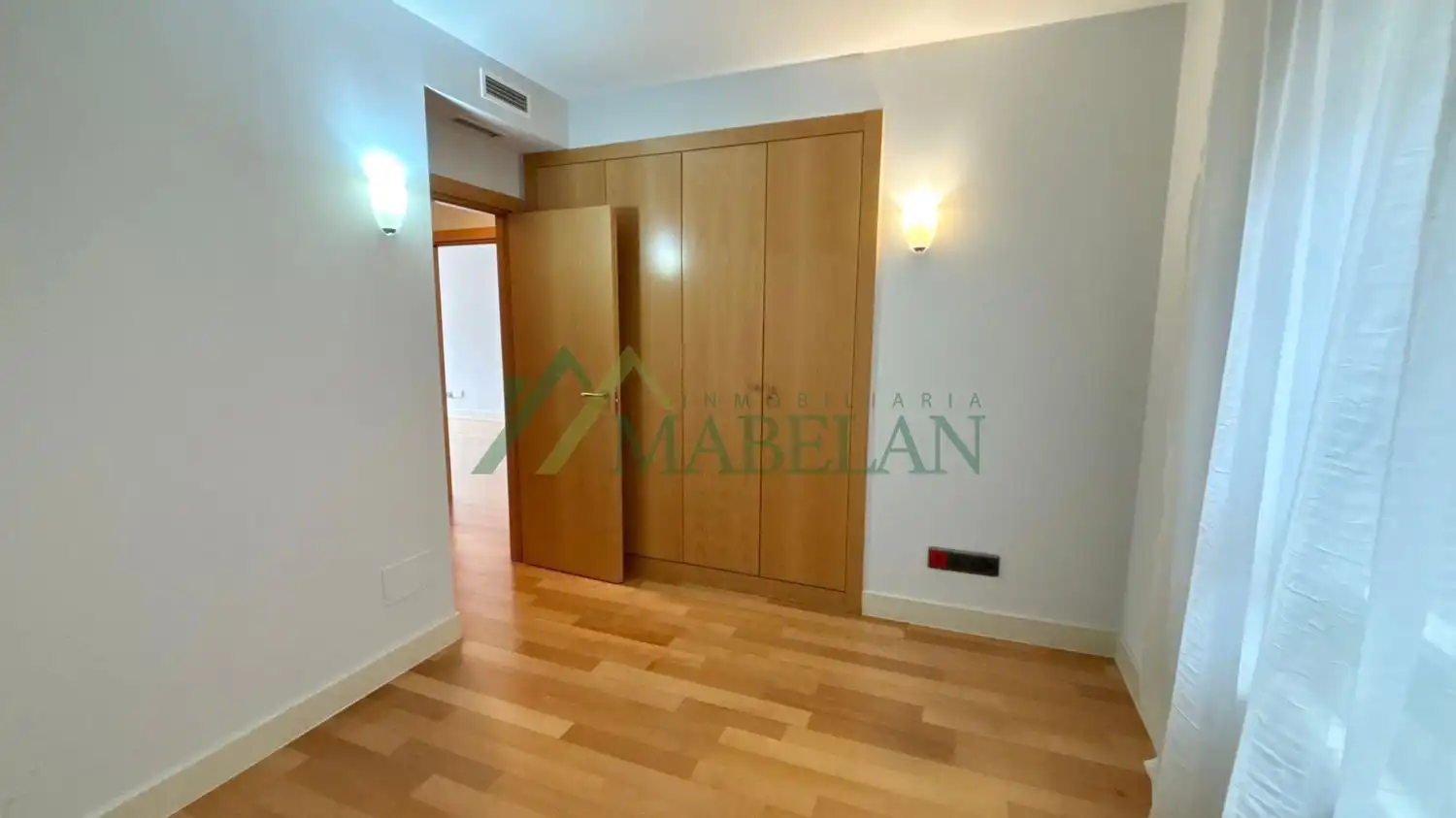 Bedroom of Flat for rent in Madrid  with Air Conditioner, Private garden and Storage room