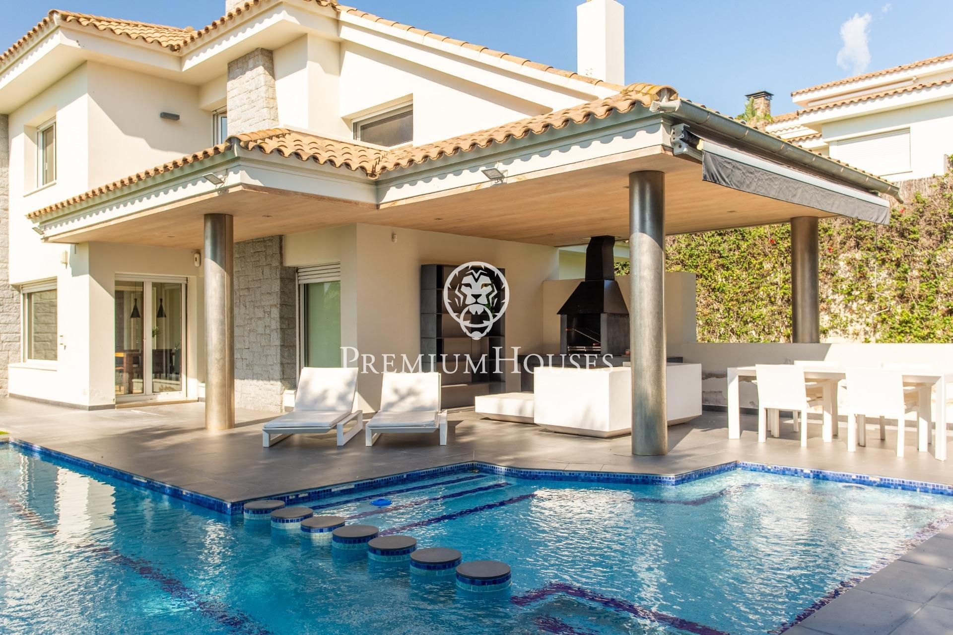 Exterior view of House or chalet for sale in Alella  with Air Conditioner, Heating and Private garden