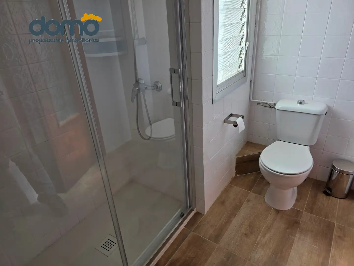 Badezimmer von Wohnung zur Miete in Almería mit Terrasse, Möbliert und Waschmaschine
