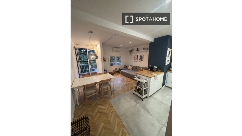 Exterior view of Flat to rent in  Barcelona Capital  with Air Conditioner, Heating and Furnished