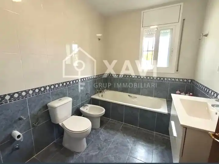 Bany de Casa o xalet en venda en Mediona amb Jardí privat, Moblat i Forn