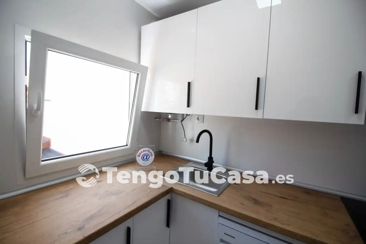 Kitchen of Flat for sale in Madrid  with Air Conditioner, Heating and Parquet flooring