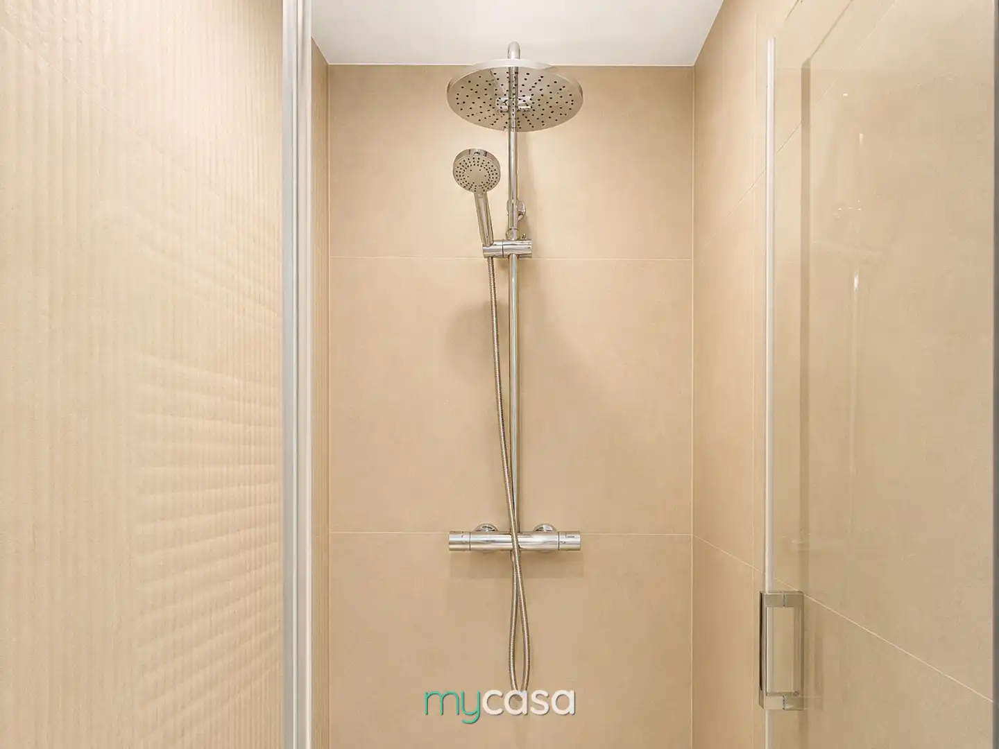 Baño de Piso en venta en Barcelona con Aire acondicionado, Calefacción y Parquet