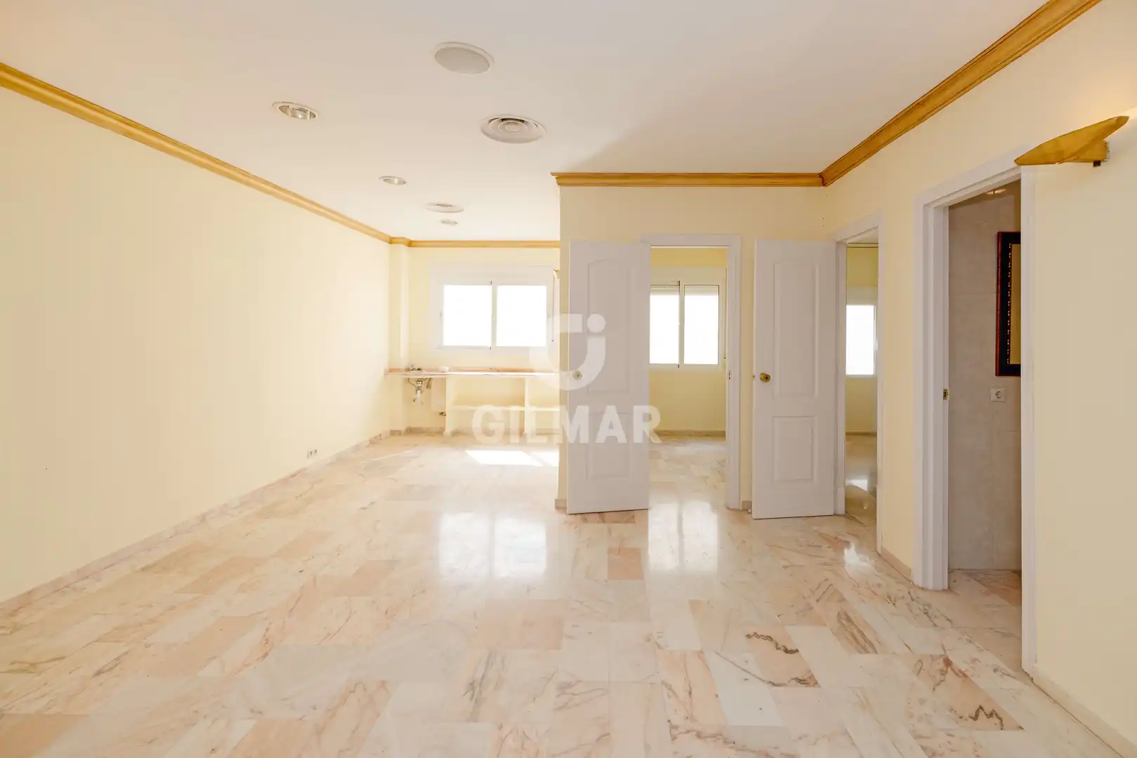 Local en venta en Marbella con Calefacción