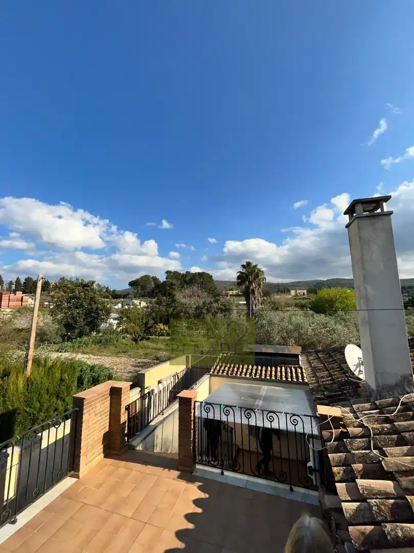 Vista exterior de Casa o xalet en venda en Ontinyent amb Aire condicionat, Jardí privat i Terrassa