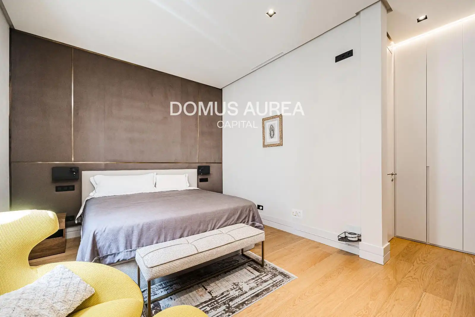 Bedroom of Flat for rent in Madrid  with Air Conditioner, Storage room and Furnished