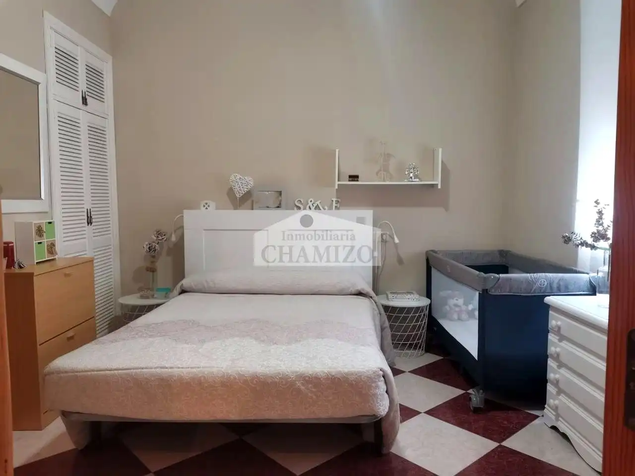 Habitación de Piso en venta en Villanueva de la Serena con Calefacción, Terraza y Trastero