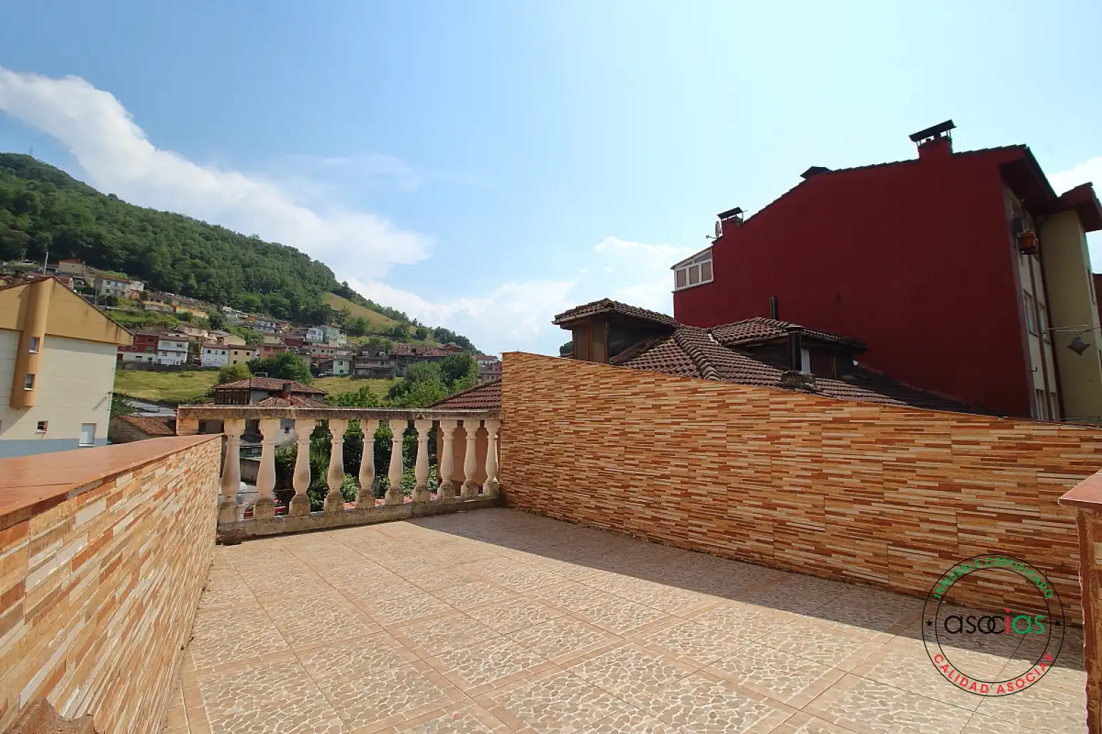 Terrassa de Casa adosada en venda en Mieres (Asturias) amb Calefacció i Terrassa
